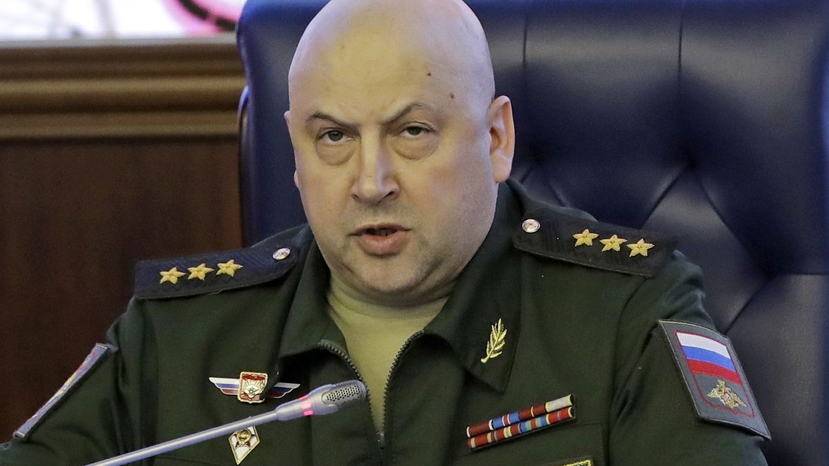 Ruský Generál armagedon: Ukrajince zachraňujeme, ale jde to pomalu, protože jsme ohleduplní